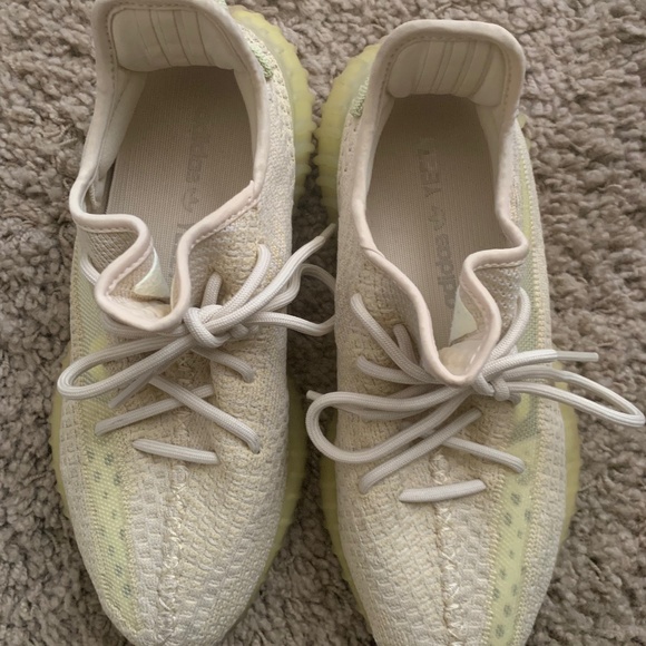 Yeezy Boost 350 v2.  Size 7.5 Mens - Picture 1 of 4